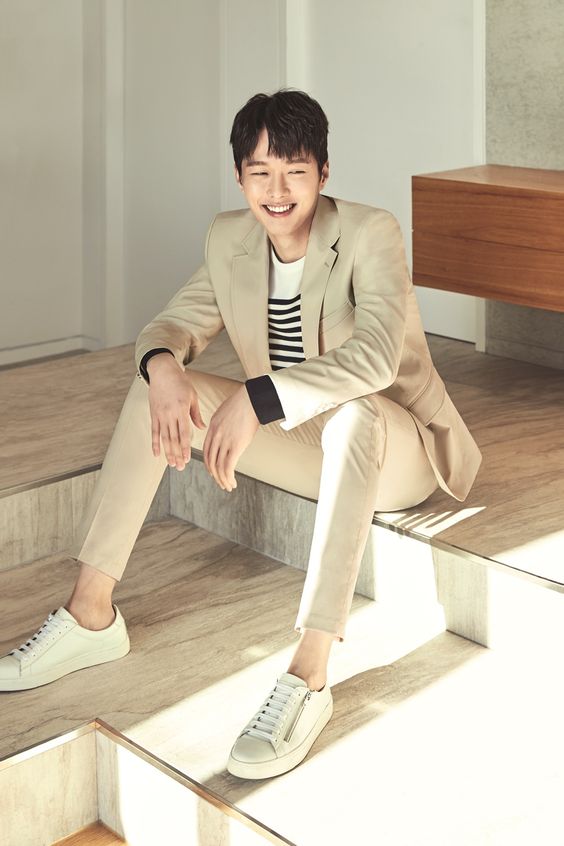 6 cách diện vest nam năng động và trẻ trung hơn