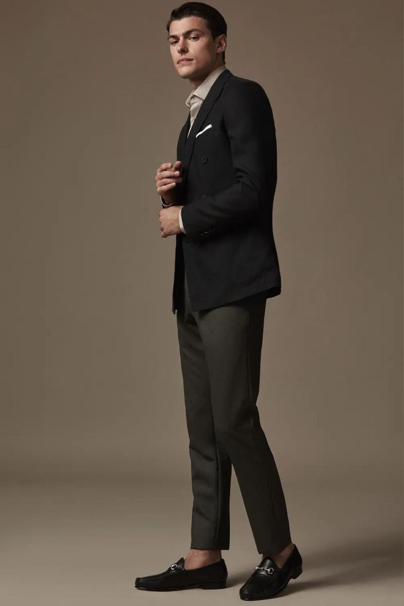 6 Mẹo Phối Màu Áo Vest Và Quần Khiến Bạn Nổi Bật Hơn