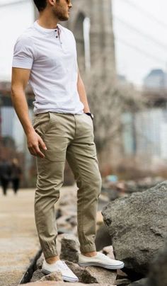 áo thun trắng quần jogger