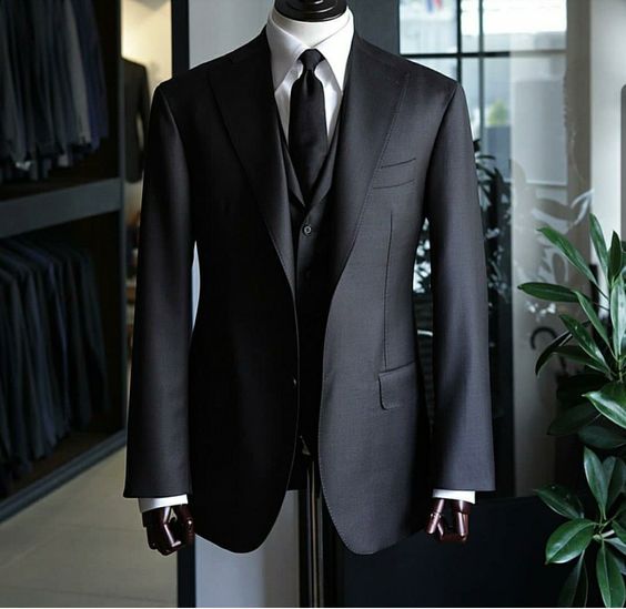 Cách Mặc Bộ Vest Nam Màu Xám Than